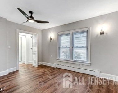 158 Stout Avenue - Photo Thumbnail 8