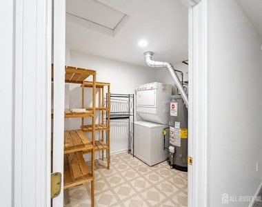 207 Prestwick Way - Photo Thumbnail 8