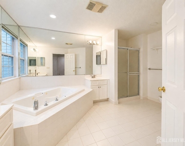 207 Prestwick Way - Photo Thumbnail 12