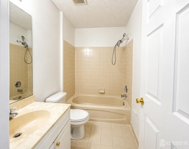 207 Prestwick Way - Photo Thumbnail 14