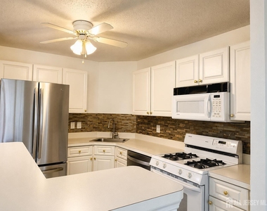207 Prestwick Way - Photo Thumbnail 3