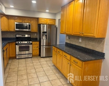 16 Wakefield Drive - Photo Thumbnail 5