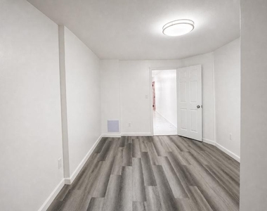87 Clinton Street - Photo Thumbnail 6