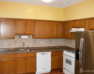 727 Lucy Court - Photo Thumbnail 4