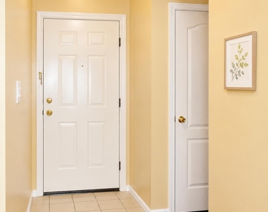 727 Lucy Court - Photo Thumbnail 2