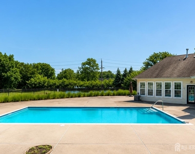 727 Lucy Court - Photo Thumbnail 16