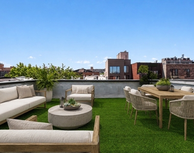 202 Withers Street - Photo Thumbnail 5