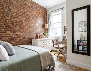 564 St Marks Avenue - Photo Thumbnail 6