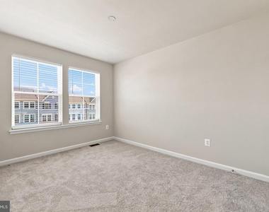 432 Seeback Dr - Photo Thumbnail 27
