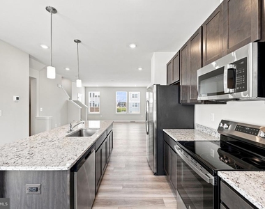 432 Seeback Dr - Photo Thumbnail 16
