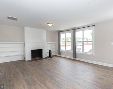 212 W Burke Street - Photo Thumbnail 3