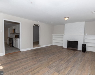 212 W Burke Street - Photo Thumbnail 2