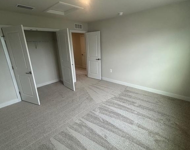 4347 Southerby Drive - Photo Thumbnail 23