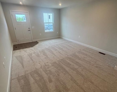4347 Southerby Drive - Photo Thumbnail 4
