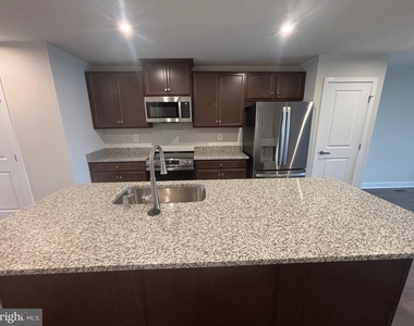 4347 Southerby Drive - Photo Thumbnail 7