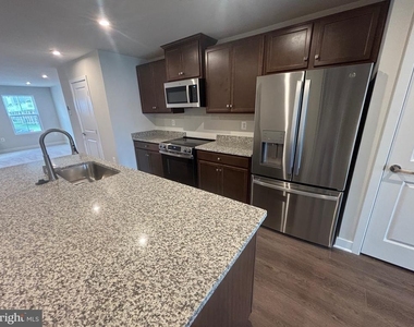 4347 Southerby Drive - Photo Thumbnail 8