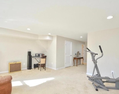 2454 Battery Hill Circle - Photo Thumbnail 11