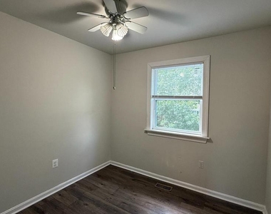 2015 Mayflower Drive - Photo Thumbnail 9