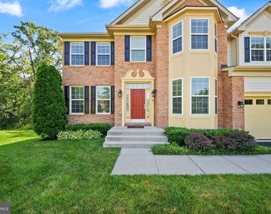9405 Lomax Forest Drive - Photo Thumbnail 5