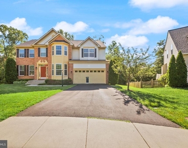 9405 Lomax Forest Drive - Photo Thumbnail 3