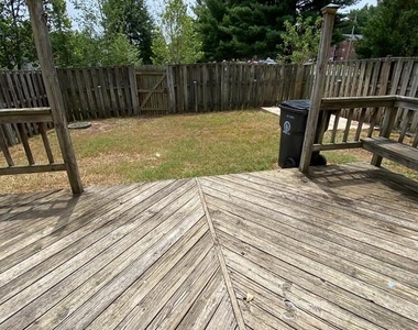 8701 Point Of Woods Drive - Photo Thumbnail 13