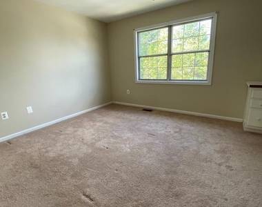 8701 Point Of Woods Drive - Photo Thumbnail 5