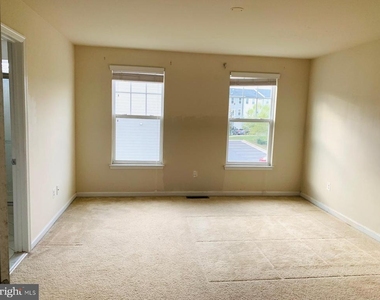 25550 Feltre Terrace - Photo Thumbnail 13