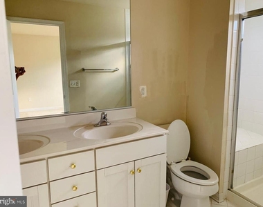 25550 Feltre Terrace - Photo Thumbnail 12