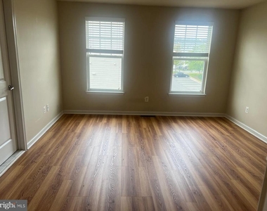 25550 Feltre Terrace - Photo Thumbnail 15