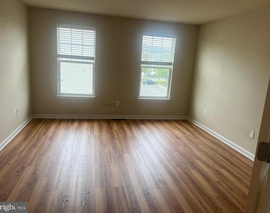 25550 Feltre Terrace - Photo Thumbnail 20