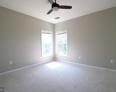 22078 Vantage Pointe Place - Photo Thumbnail 21