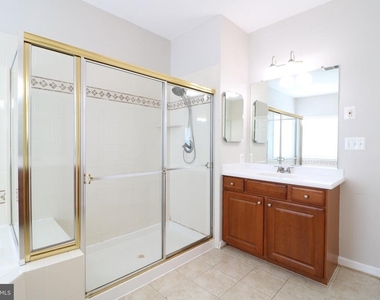 22078 Vantage Pointe Place - Photo Thumbnail 18