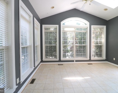 22078 Vantage Pointe Place - Photo Thumbnail 6