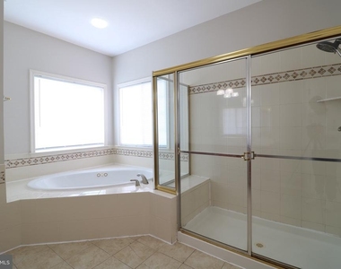 22078 Vantage Pointe Place - Photo Thumbnail 17