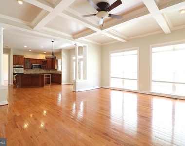 22078 Vantage Pointe Place - Photo Thumbnail 11