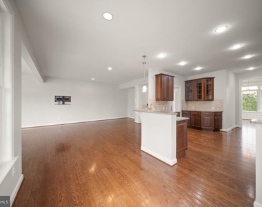 42532 Rowderbury Square - Photo Thumbnail 19