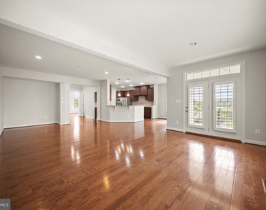 42532 Rowderbury Square - Photo Thumbnail 25