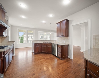 42532 Rowderbury Square - Photo Thumbnail 23
