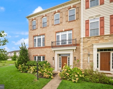 42532 Rowderbury Square - Photo Thumbnail 11