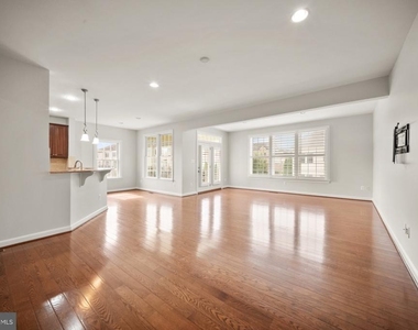 42532 Rowderbury Square - Photo Thumbnail 16