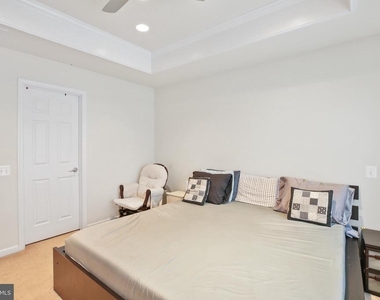 25501 Amber Gate Terrace - Photo Thumbnail 18