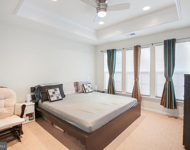 25501 Amber Gate Terrace - Photo Thumbnail 16