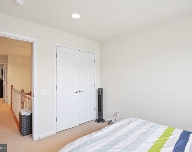 25501 Amber Gate Terrace - Photo Thumbnail 22