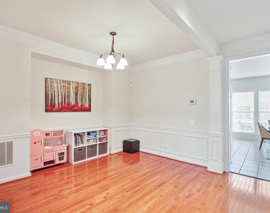 25501 Amber Gate Terrace - Photo Thumbnail 14