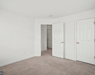 24689 Siltstone Square - Photo Thumbnail 15