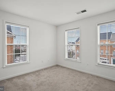 24689 Siltstone Square - Photo Thumbnail 14
