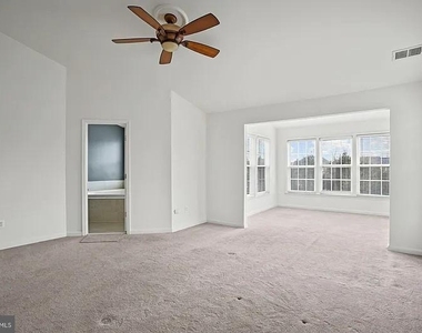24689 Siltstone Square - Photo Thumbnail 10