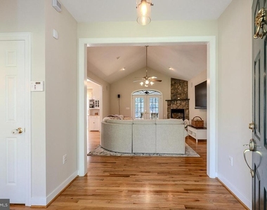 18224 Green Boulevard - Photo Thumbnail 13