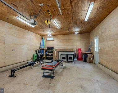 18224 Green Boulevard - Photo Thumbnail 37