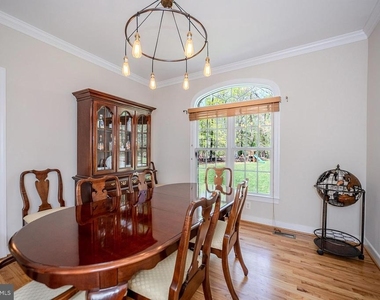 18224 Green Boulevard - Photo Thumbnail 18